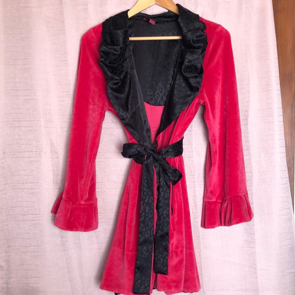 Betsey Johnson hot pink bath robe cigarette ruffle